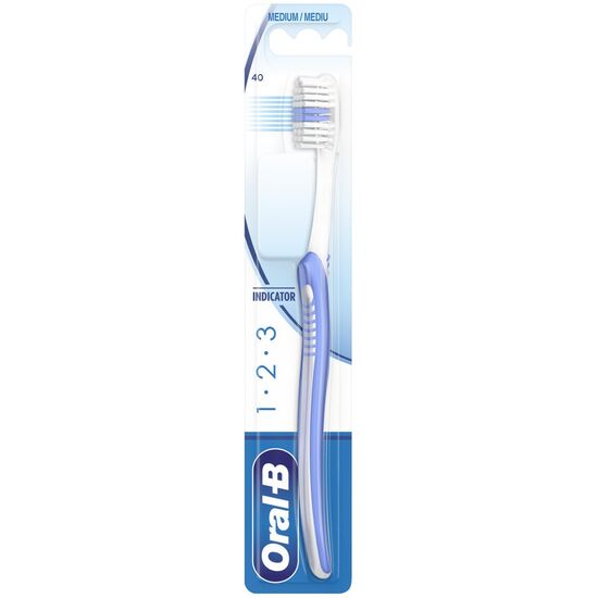 Зубная щетка ORAL-B Indicator 40 Medium